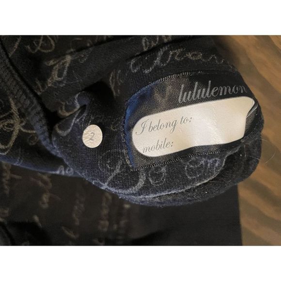 Lululemon Scuba Hoodie II Manifesto Script  *Black/Tan* Size 2 - Picture 4 of 4